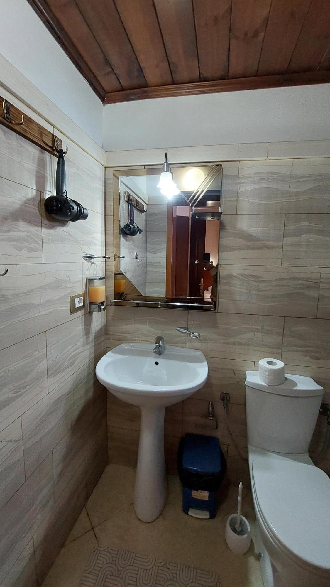 Old Town Hava Baci Hotel Berat Bagian luar foto
