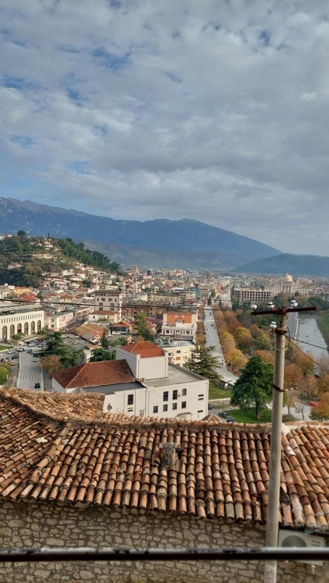 Old Town Hava Baci Hotel Berat Bagian luar foto