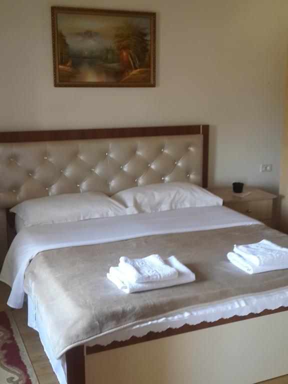 Old Town Hava Baci Hotel Berat Bagian luar foto